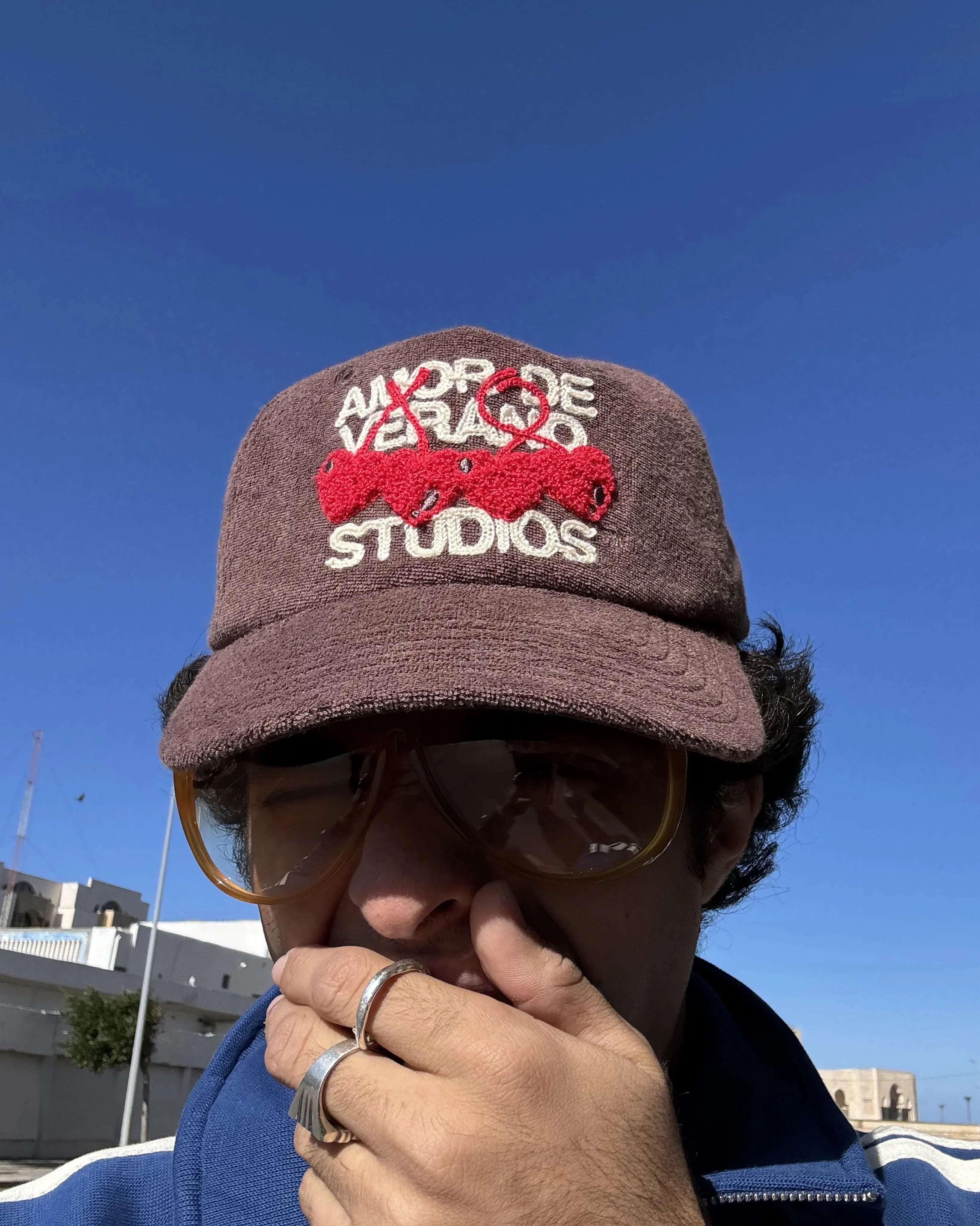 Amor de Verano Cap Brown